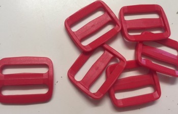 ♥Plastic WIRE BUCKLES♥ red PRICE per ONE