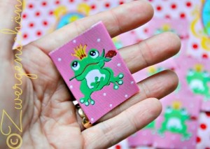 ♥FROGPRINCE ARTHUR♥ Woven LABEL pink 5x5cm PRICE per ONE!
